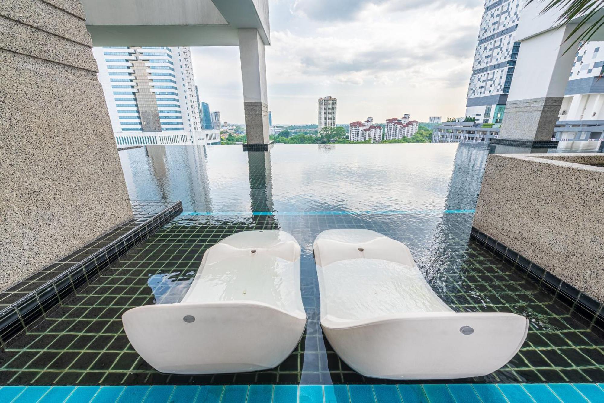 Twin Galaxy Residences 1+1 @